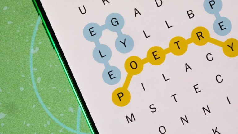 Today’s NYT Strands Hints (and Answer) for Saturday, November 22, 2025_6922622485051.jpeg